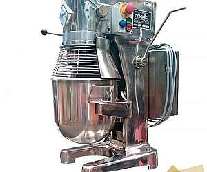 Batedeira industrial planetária 20 litros Batedeira industrial planetária 20 litros